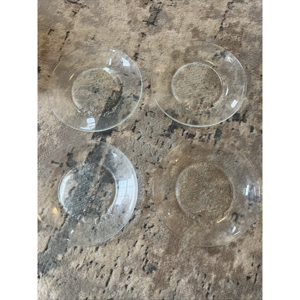 DURALEX Christmas Tree Dessert Plates 8" Les Verreries DeSaint Gobain 4